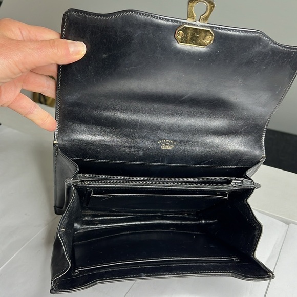 Gucci 1970’s Structured Black Leather Handbag on 18” Chain - Picture 14 of 16